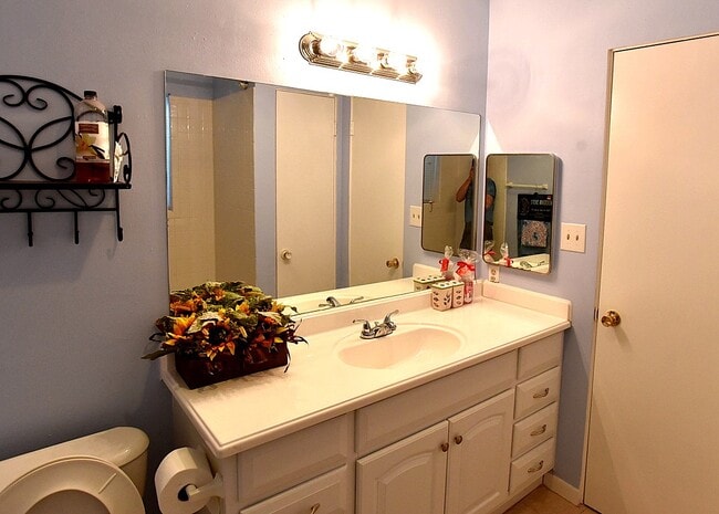 Photo - 2201 Fountain View Dr Unidad 23F