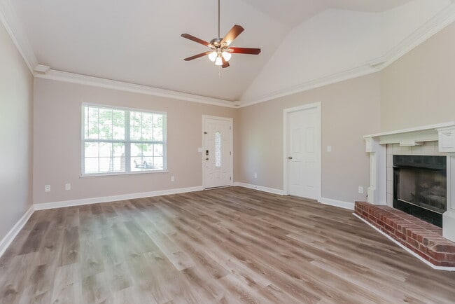 Photo - 407 Cindi Ct