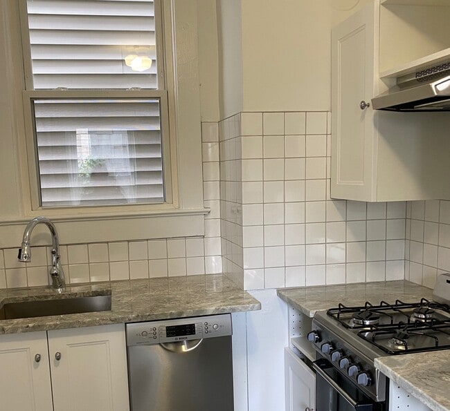 Renovated Kitchen with dishwasher and all new appliances - No Apartments Available - 358 Warren St