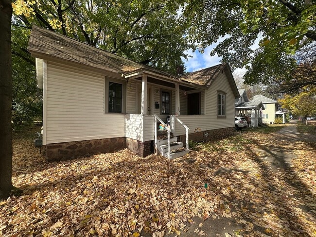 Photo - 120 N 4th Ave