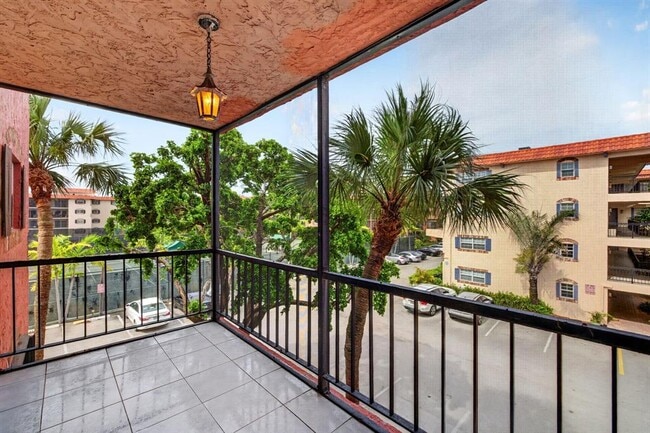 Photo - 660 Tennis Club Dr Unidad 303