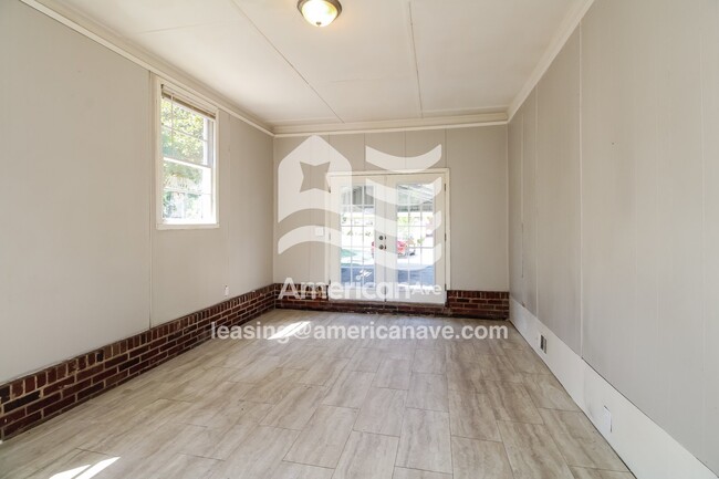 Photo - 134 Newcastle Dr