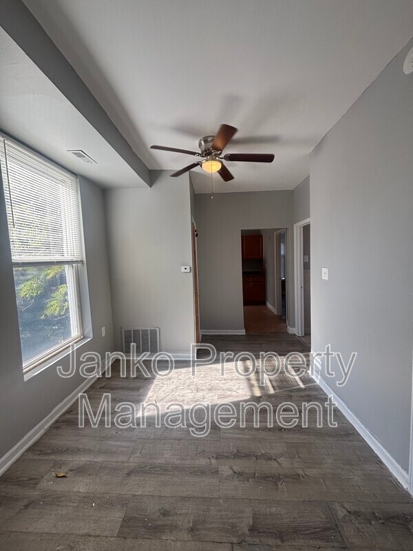 Photo - 7134 S Cornell Ave Unidad 2