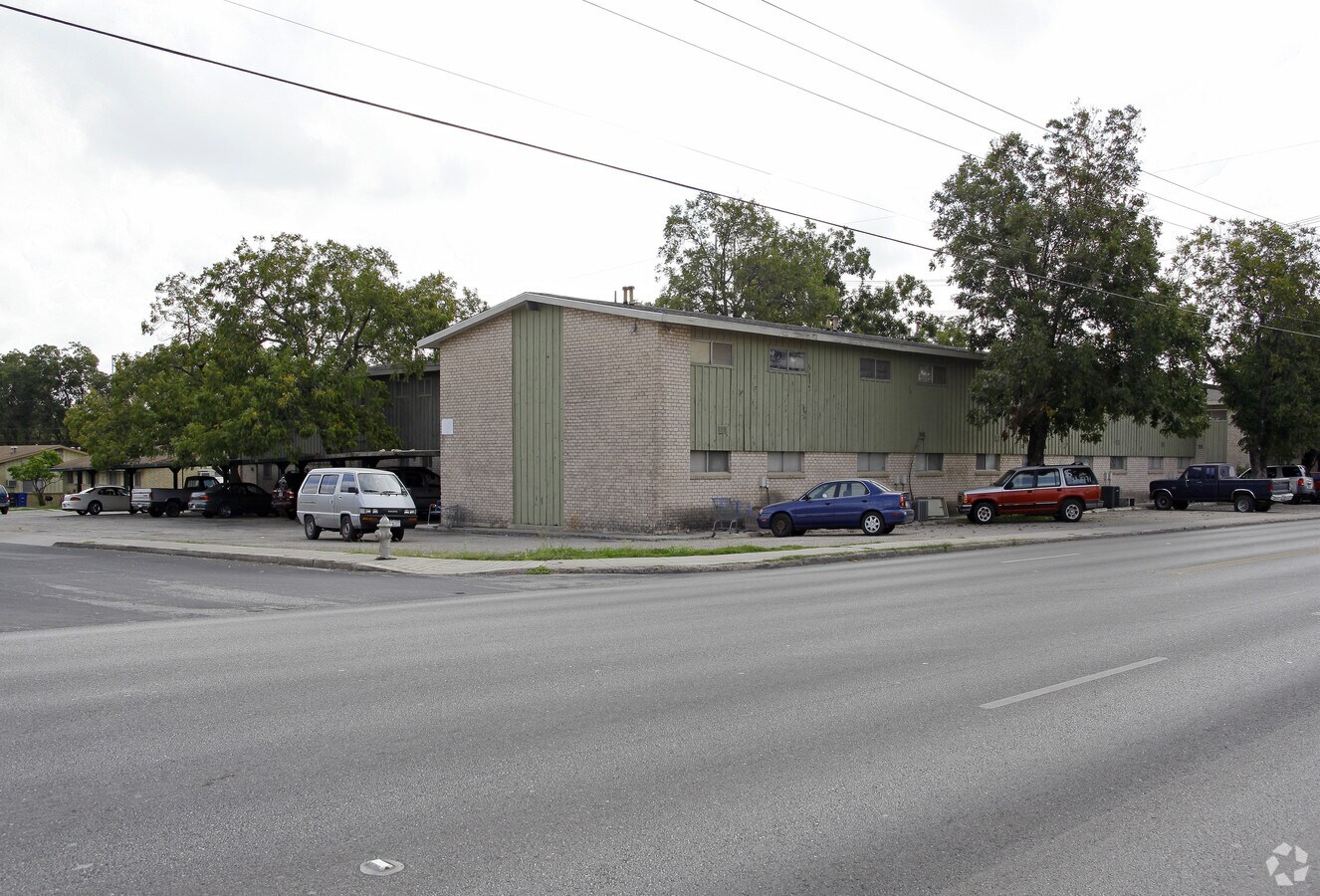 Photo - Ponderosa Apartments