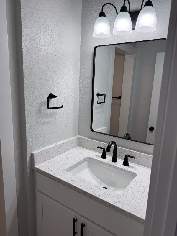 Photo - 412 Williams Ct