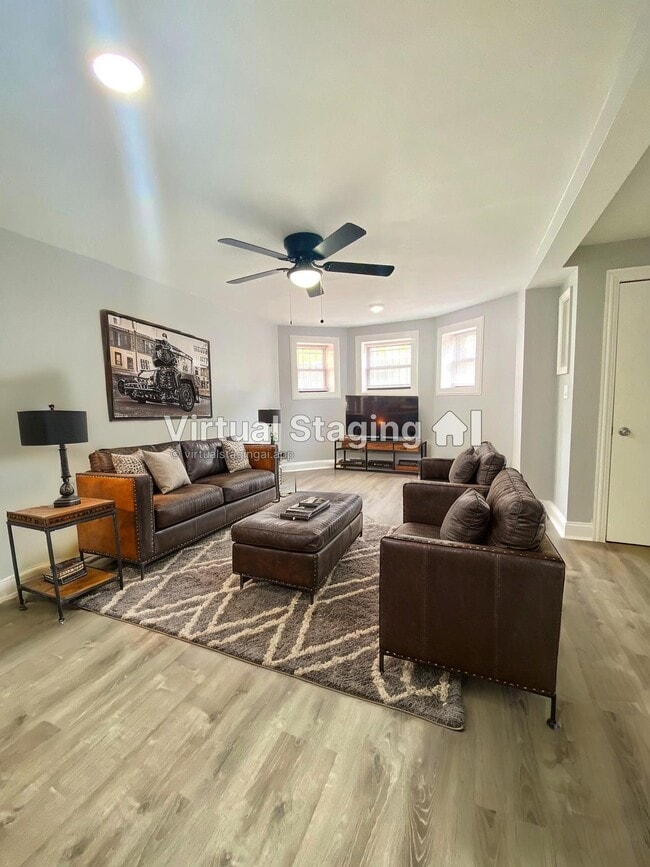 906 Montrose 2 bedroom - 900 W Montrose Ave