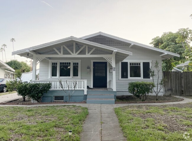 Front House - 155 S Grand Oaks Ave Rental