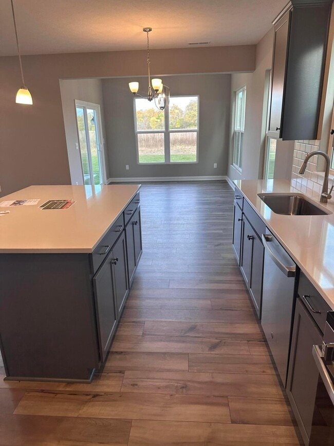 Photo - 2027 Aerotrain Ct N