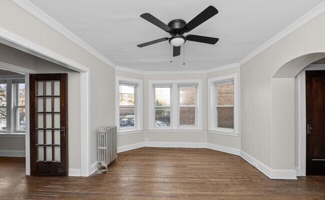 Building Photo - 2 bedroom in Chicago IL 60626 Unit 34-2E