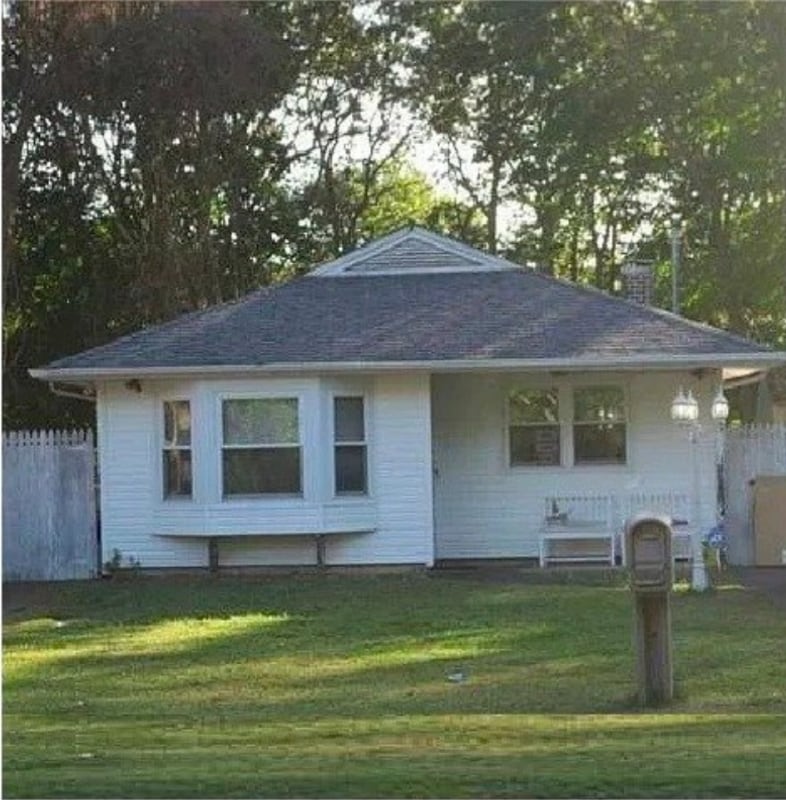 Photo - 131 Mastic Beach Rd