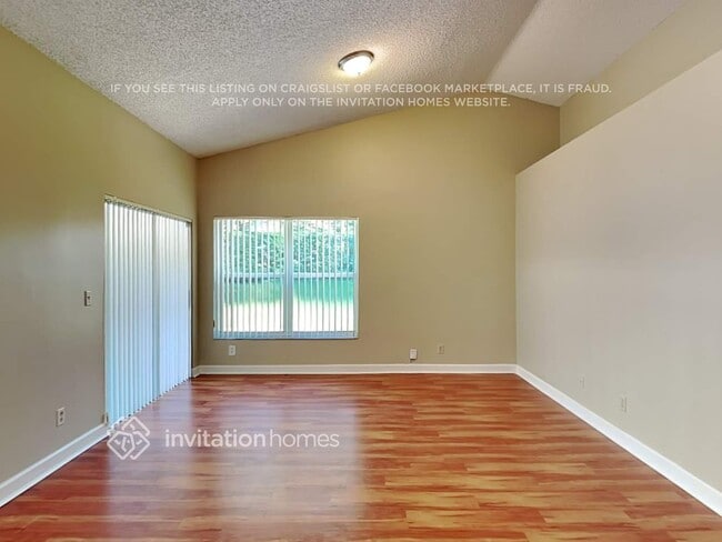 Photo - 8931 Lake Park Cir N