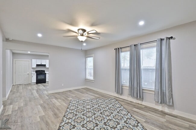 Photo - 2 bed 1 bath; AVAILABLE NOW!