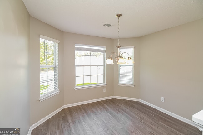 Photo - 4325 Holliday Rd