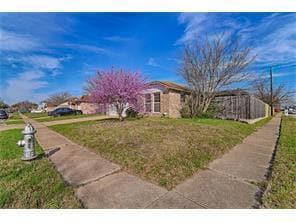 Photo - ADORABLE 3-2-2 in the Colonial Estates Subdivision.