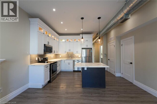 Photo - 145 Wellington St N Unit 1