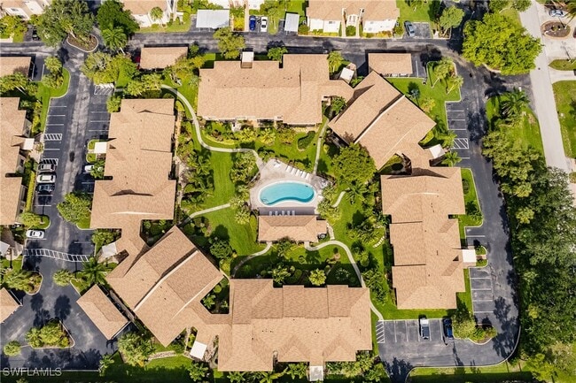 Building Photo - 64 4th St Unit A208