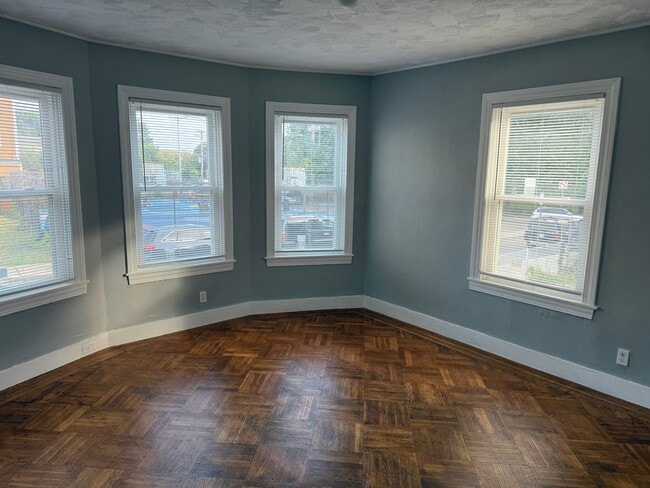 Building Photo - 15 Fenelon St Unit 1 Rental
