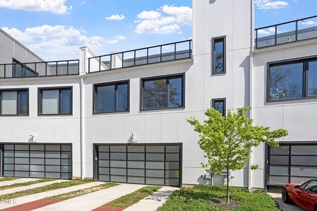 Photo - 2017 Jade St