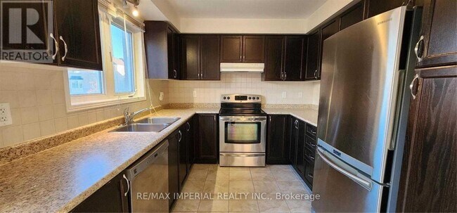 Photo - 1423 Rennie Street