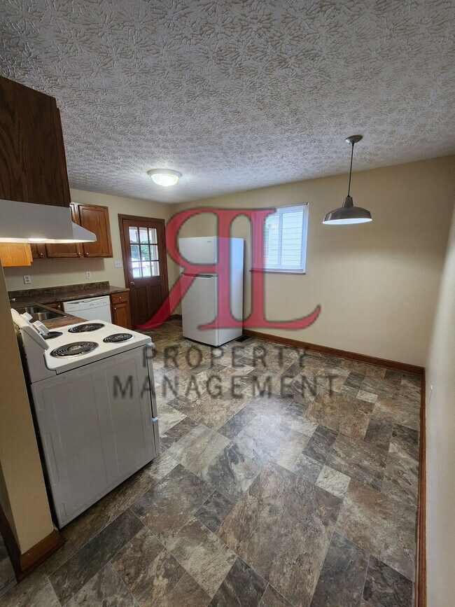 Photo - 156 Collingwood Ave