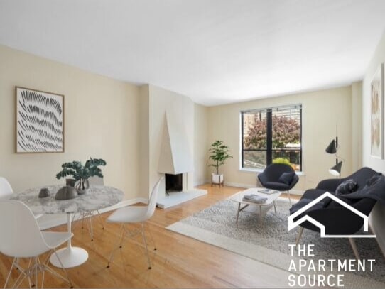 Photo - 1427 N Dearborn St