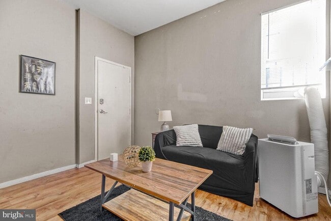 Photo - 400 N Rose St