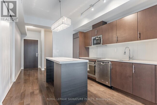 Photo - 460 Adelaide St E Unit 1802