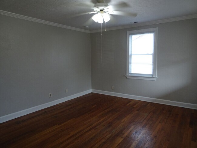 Photo - 3 Bedroom 2 Bath Rental Home in Newmarket ...