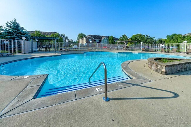 Building Photo - Greystone of Noblesville Rental