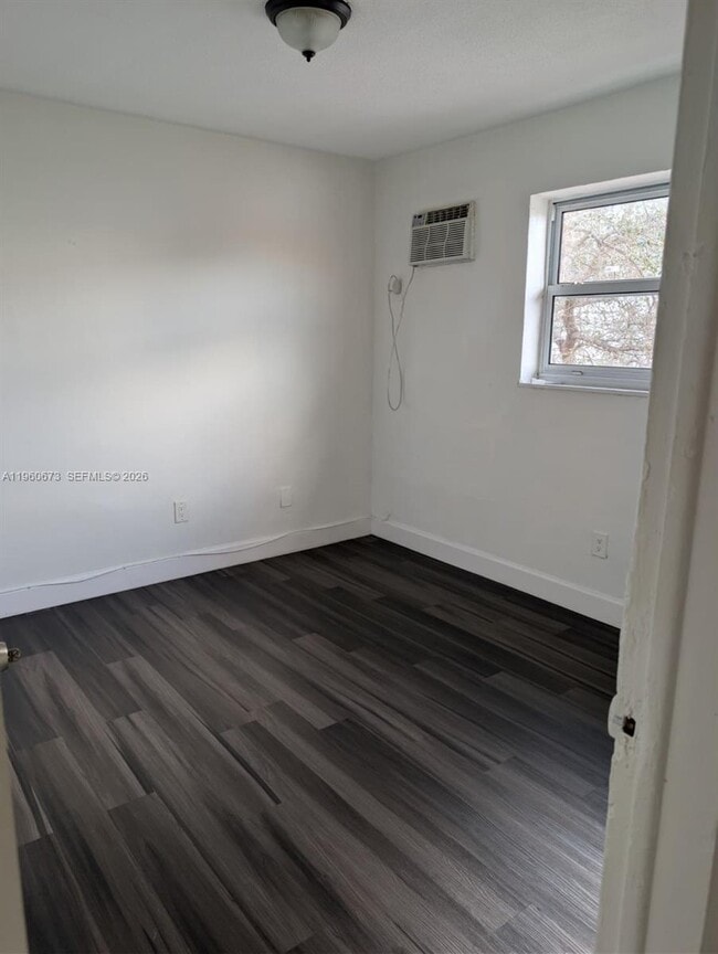 Photo - 1461 SW 5th St Unit 2