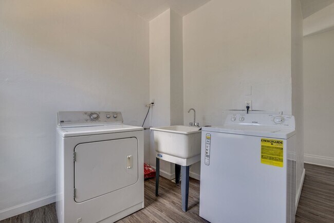 Photo - 2647 S 18th St Unit Apt 2
