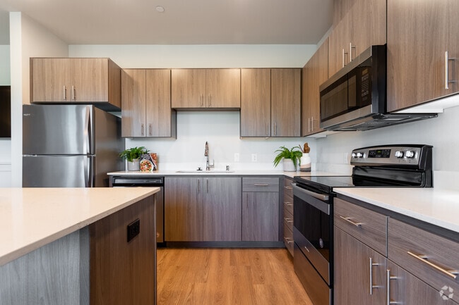 2BR, 1BA - 1,010 SF