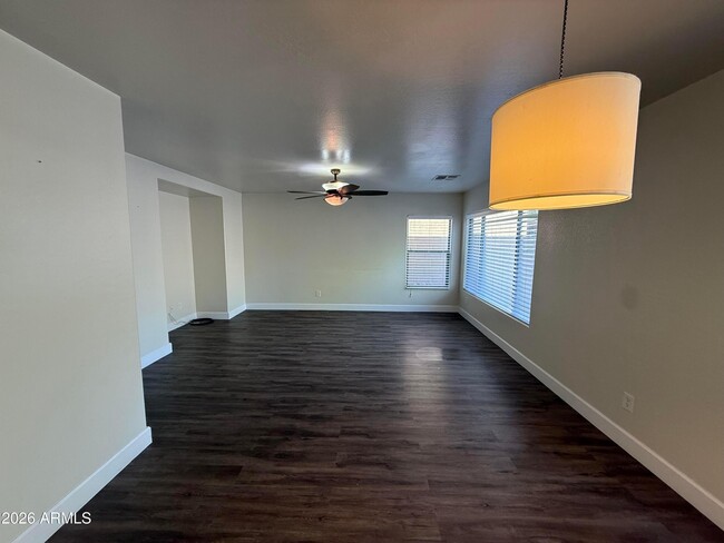 Photo - 2408 W Skinner Dr
