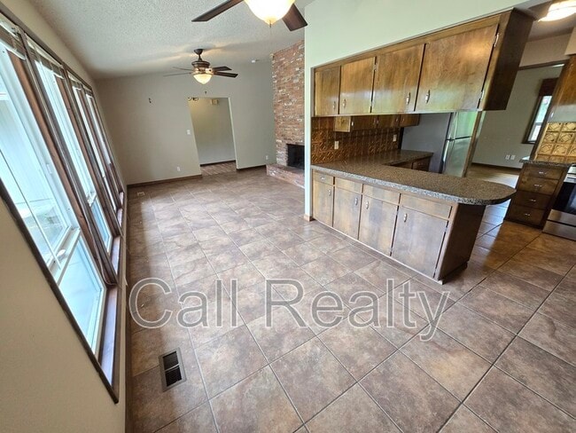 Photo - 6104 S Stone St