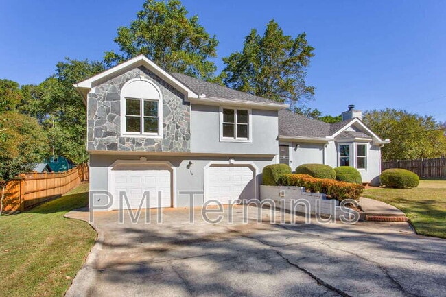 Photo - 76 Winward Way SE