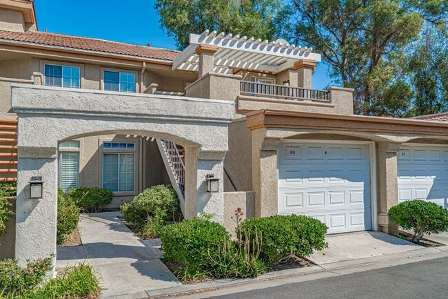 Building Photo - COMING SOON! Las Ventanas Community 2 Bedroom Condo in Valencia! Unit 88