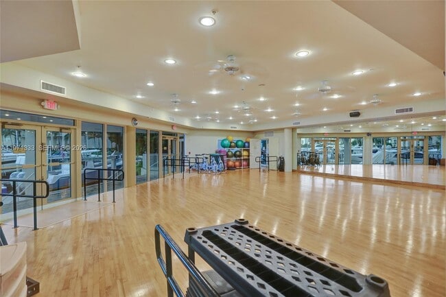 Building Photo - 3370 Hidden Bay Dr Unit hidden Bay