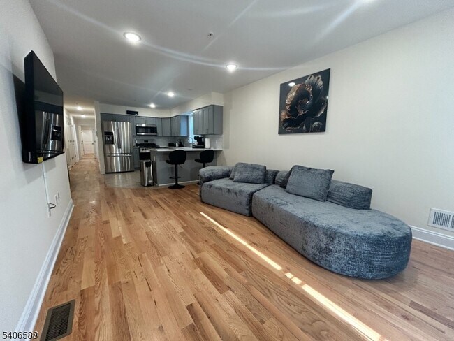 Photo - 337 13th Ave Unit 1