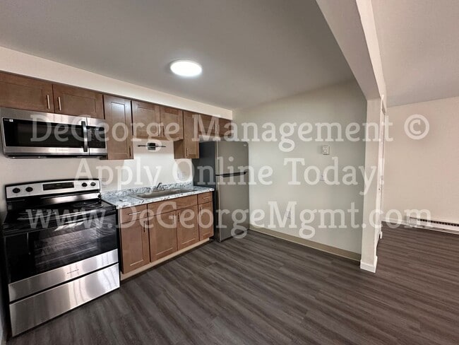 Photo - Canal Town Commons