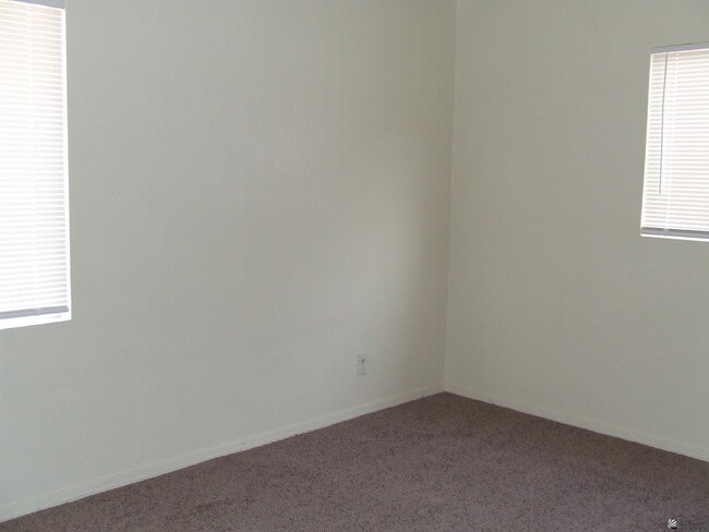 Photo - 2520 S James Ave