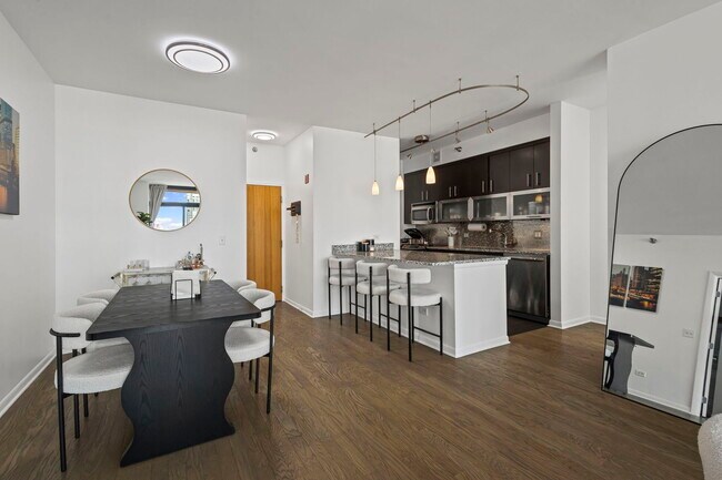 Photo - 435 W Erie St Unit 1206