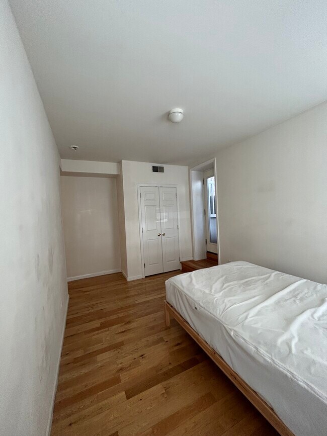 Photo - 3900 Baring St