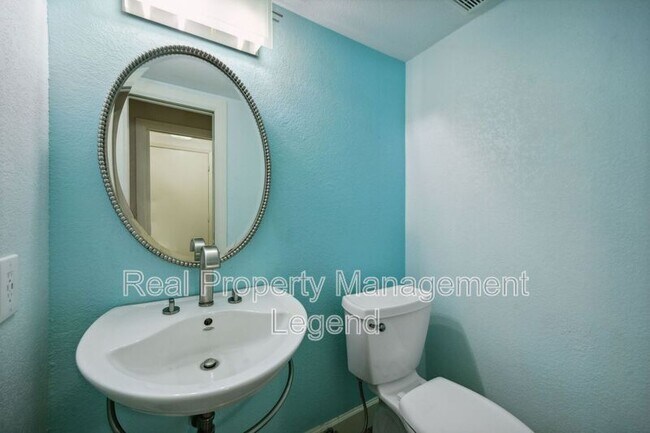 Photo - 2701 Harmon Dr