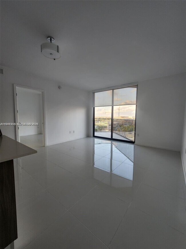 Photo - 5300 Paseo Blvd Unit 909