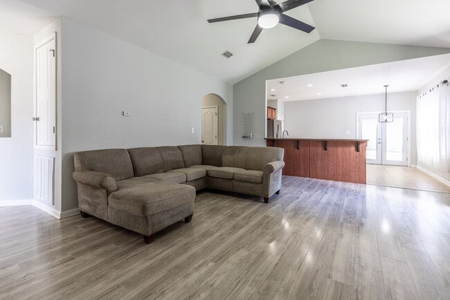 Photo - 10190 Fionn Loop