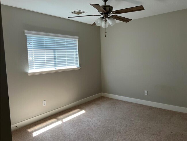 Photo - 19106 Spruce Bough Ln