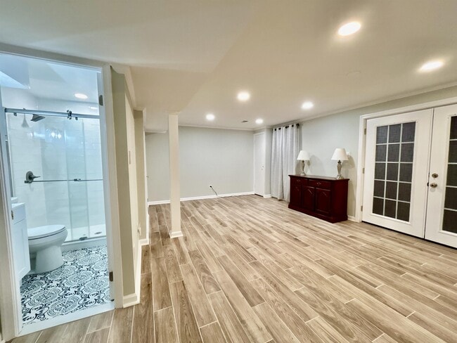 Building Photo - 25 Big Acre Square Rental