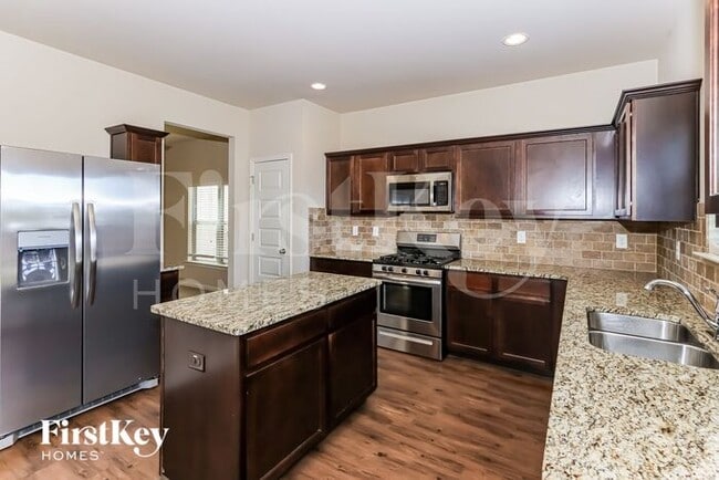 Photo - 1433 Worcester Trail