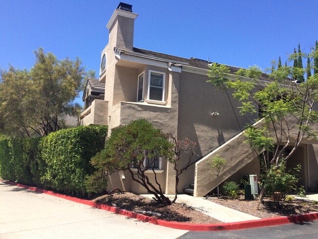 Photo - 2920 Luciernaga St