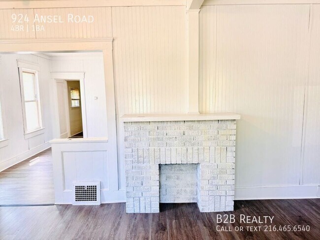 Photo - 924 Ansel Rd